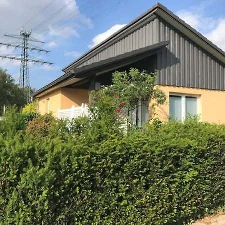 Komfortables Einzelhaus Mit Garten Halstenbek Exterior foto