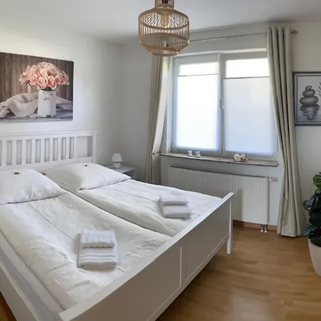 Komfortables Einzelhaus Mit Garten Halstenbek Exterior foto